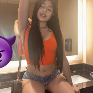 收聽PrettyboiRackz的Pound's (Explicit)歌詞歌曲