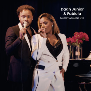 Listen to Avé'w / Naturellement / Nos défauts / Ma dulcinée / A cause de toi (Medley Acoustic Live) song with lyrics from Daan Junior