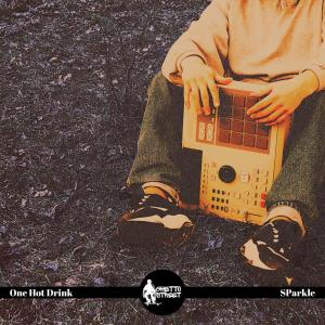 ดาวน์โหลดและฟังเพลง SParkle พร้อมเนื้อเพลงจาก One Hot Drink
