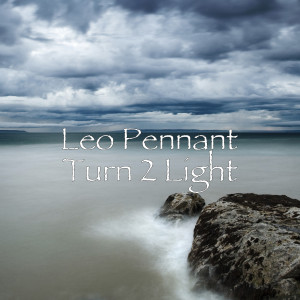 ดาวน์โหลดและฟังเพลง Turn 2 Light พร้อมเนื้อเพลงจาก Leo Pennant