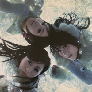 ดาวน์โหลดและฟังเพลง Baby Cruising Love พร้อมเนื้อเพลงจาก Perfume
