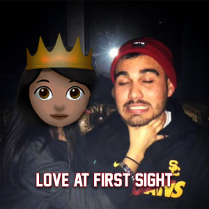 Dengarkan lagu Love at First Sight nyanyian Drew dengan lirik