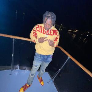 ดาวน์โหลดและฟังเพลง Play it coo (Explicit) พร้อมเนื้อเพลงจาก Fat Loc