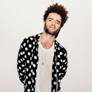 收聽Youngr的Drive (Explicit)歌詞歌曲