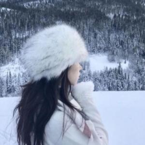 Dengarkan Russian Woman (Slowed) lagu dari Sokratis72 dengan lirik
