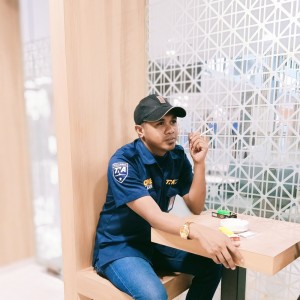 Listen to Rindu Ba'i Nene song with lyrics from Laras Leky