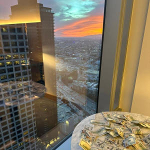 收聽Peso Edison的Make it happen (Explicit)歌詞歌曲