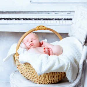 Listen to Piano song with lyrics from Klassisk Musikk For Barn