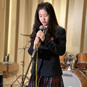 Listen to 满江红 (伴奏) song with lyrics from 李玟瑞