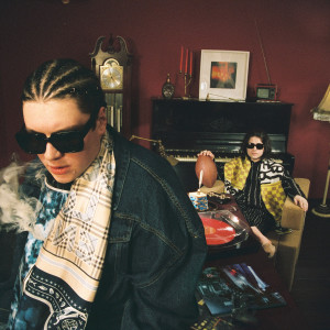 收聽SALUKI的KELIN (feat. OG Buda & MAYOT & Kislo-Sladkij & Bonah) (Explicit)歌詞歌曲