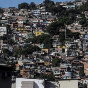 收聽King Lebronrd的Favela(feat. The Last Magic & Coffy a.k.a Bullets) (Explicit)歌詞歌曲