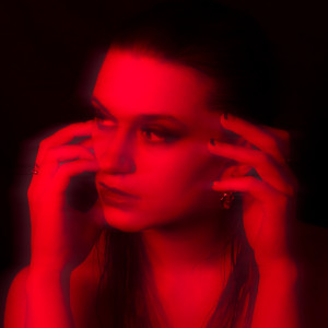 收聽EMI WIDE的Nowhere To Run歌詞歌曲