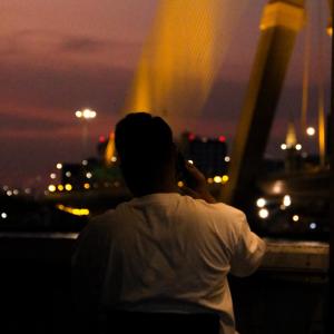 Listen to มาเฮ็ดหยัง? song with lyrics from VKL