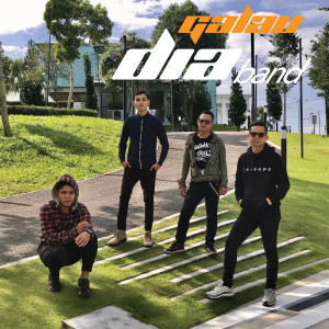 ดาวน์โหลดและฟังเพลง Galau พร้อมเนื้อเพลงจาก Dia Band