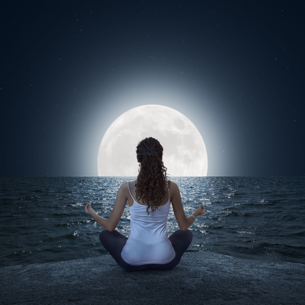 Moon's Cradle in Meditative Slumbers