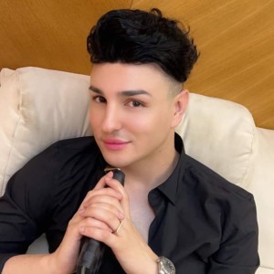 Listen to Gravé 3achkah fi galbi (Lkit Wahed Fidèle) song with lyrics from Cheb Nassim