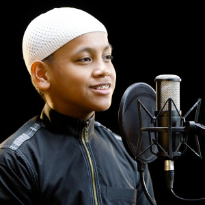 收听Umar Al Faruq的Surah Al Infitar歌词歌曲