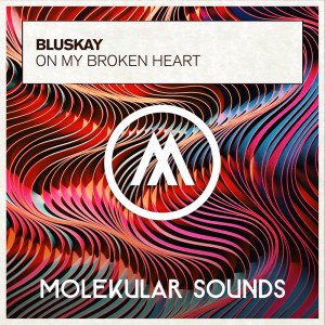 Dengarkan lagu Broken Heart nyanyian BluSkay dengan lirik