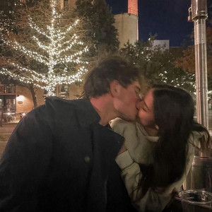 Nafeesisboujee的專輯dream girl (Explicit)