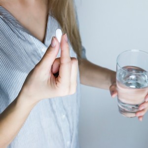 Dengarkan lagu Sleep Pill nyanyian Sleep Pill dengan lirik
