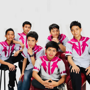 Listen to Senyum Kawan song with lyrics from Aden AnB