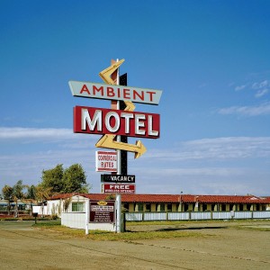 ดาวน์โหลดและฟังเพลง Purple Rays พร้อมเนื้อเพลงจาก Ambient Machines