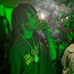 default playlist img