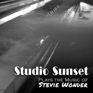 收聽Studio Sunset的Isn't She Lovely歌詞歌曲