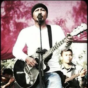 Dengarkan lagu Dayuni Mencari Cinta nyanyian Eko Sukarno dengan lirik