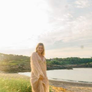Listen to Endless Summer (Explicit) song with lyrics from Lilly Bedard