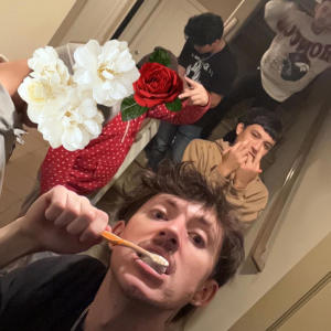 收聽Dimes的Dandelions (Explicit)歌詞歌曲