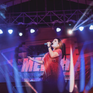 ดาวน์โหลดและฟังเพลง Rudang Rudang Mejile พร้อมเนื้อเพลงจาก Averiana Barus