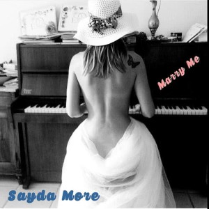 收聽Sayda More的Marry Me歌詞歌曲