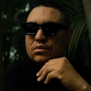 收聽Rudy Walker的Paradise歌詞歌曲