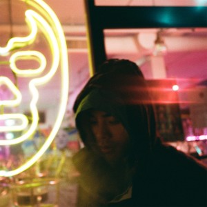 Dengarkan lagu Stand by You nyanyian Reddy dengan lirik