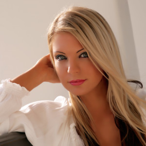 Listen to Live in Hope song with lyrics from Szilva