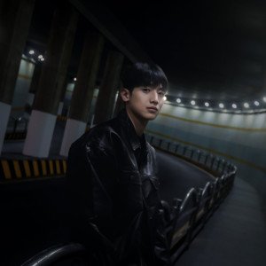 Listen to 수많은 날을 지나 너에게 닿으면 song with lyrics from VIN