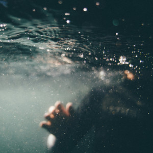 收聽poolsideconvo的shine a light歌詞歌曲