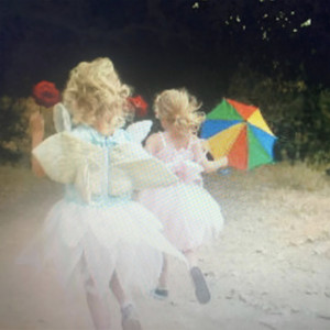 收聽Claire Rosinkranz的Best Friend歌詞歌曲