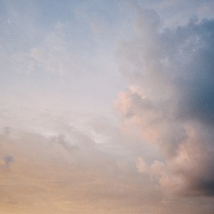 收聽Avenoir的navares歌詞歌曲