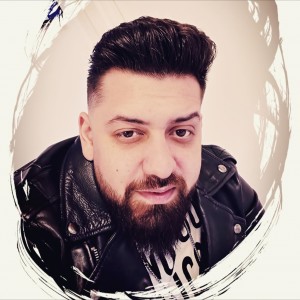 Dengarkan lagu Sunt putere mare pentru copiii mei nyanyian Alex Pustiu dengan lirik