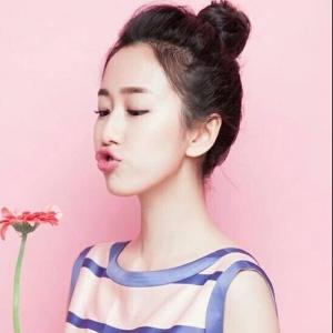 Dengarkan lagu 你的生日 nyanyian 芠芠 dengan lirik