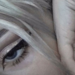 收听Enisbrv的Kelebek歌词歌曲