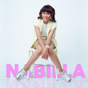 Dengarkan lagu Bunda nyanyian Nabilla dengan lirik