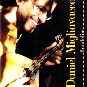 ดาวน์โหลดและฟังเพลง Espinhoso พร้อมเนื้อเพลงจาก Daniel Migliavacca