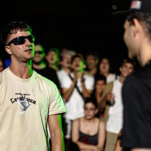 收聽FU MOVEMENT的Fabiuki vs Filtros 4x4 (feat. Fabiuki, Dr Filtros & ProdBySylvester) (Explicit)歌詞歌曲