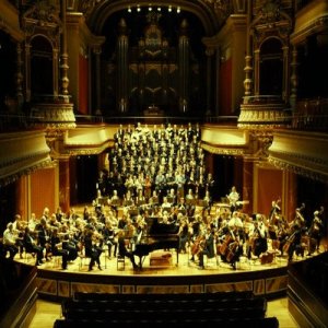 收聽Boston Symphony Orchestra的Gaîte Parisienne (Extract) (其他)歌詞歌曲