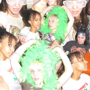 Dengarkan lagu Sentimental nyanyian Liza Anne dengan lirik