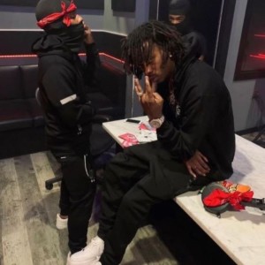 La Nukk的專輯Feeling Closer (feat. La Mazii) (Explicit)