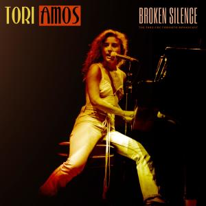 收听Tori Amos的Tear in Your Hand (Live 1992)歌词歌曲